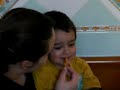 thalia, kimey y tony comiendo