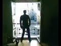 i pod agli orecchi e sabrina salerno che canta all of me..... sono alla finestra del mio appartamento a parigi les marais rue st croix de la bretonnerie.....