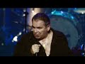 claude nougaro dans ce qui est probablement la derni�re captation commerciale film�e de 'toulouse' cette grande et belle chanson du po�te.
chanson issue de son spectacle au th��tre des champs-elys�es en 2002.
et toujours les superbes arrangements d'yvan cassar...