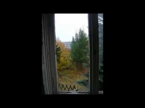wohnblock - Ein Siedlungs-Wohnhaus im klassischen 50er Stil.Wahrscheinlich wurde es kurz nach dem 2. Weltkrieg gebaut,ohne sanierungen....