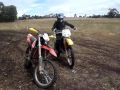 RMX 250 SPRAYING APRILLIA RXV 550 WITH SOME DIRT VICTORIA BUSH