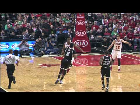 Video: Rudy Gay's Long Distance Alley-Oop to Ben McLemore