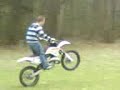 basje op zun snorfiets