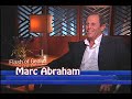veteran producer marc abraham (spy game, children of men, dawn of the dead) makes his directorial debut with flash of genius, directing from a screenplay by philip railsback (the stars fell on henrietta) that is based on john seabrooks the new yorker article of the same name.  
abrahams accomplished behind-the-scenes team includes academy award�-nominated cinematographer dante spinotti (the insider, l.a. confidential), production designer hugo luczyc-wyhowski (snatch, dirty pretty things), editor jill savitt (secret window, the lookout) and costume designer luis sequeira (charlie bartlett, breach).  the music supervisors for the drama are g. marq roswell (the great debaters, an unfinished life) and adam swart (the grand, the brothers solomon), and the composer is aaron zigman (the notebook, bridge to terabithia).  

robert kearns lengthy travails with automotive giants and patent law were chronicled in john seabrooks 1993 article for the new yorker titled flash of genius.  producer michael lieber was fascinated by the story, optioned seabrooks article and brought screenwriter philip railsback onto the project to craft the script.  in 1998, they approached veteran producer marc abraham.  
abraham remembers that he was touched by the familys plight: i read the article john wrote.  i just loved everything about it?the american dream, the experience, the disappointment, the fact that bob was a professor.  i was a producer at the time, but i said to mike, phil and john, just so you know, im planning on directing this movie.  i dont know when and i dont know under what circumstances, but im going to direct it.  and, in the end, thats what actually happened.
the director saw all the elements of a film with which he would make his directorial debut in flash of genius.  marcs eyes lit up, recounts lieber.  here was a family man living the american dream who risked everything to go up against the big system for a principle he believed in.  the most amazing thing about kearns is that he was not particularly interested in money.  he wanted justice.  
throughout the next decade, the project would gel as abraham continued to produce critical and commercial successes?from spy game, starring brad pitt and robert redford, and the surprise hit teen comedy bring it on to the reimagined dawn of the dead and director alfonso cuar�ns dystopic vision of a near future, children of men.  when the time was right, abraham secured spyglass entertainments roger birnbaum and gary barber as fellow producers for the film, and abraham stepped into the directors role.
unbeknownst to the producers, dr. kearns had turned down several other offers from hollywood.  it took some time for him and his relatives to trust anyone with the story of their lives.  eventually, the director and his team won the kearns over with their passion for the project and promise to honor the familys story by keeping the film as close to the truth as possible.  the drama they wanted to make would be easier to hew quite close to actual events, as the kearns family provided documentation, home movies, photographs and anecdotal information about the landmark case.  oldest son dennis kearns represented his mother and siblings, and he worked with marc abraham and crew for nine years while the project was finalized.
of taking a chance on a new director, producer barber explains, we had tremendous confidence in marc because he had all the makings of a great director going in.  hes well versed in all aspects of filmmaking; hes well organized, articulate and has time for all of the actors and crew.  we also knew he would assemble the right team to tell this authentic underdog story.


http://www.blacktree.tv
