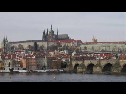 Praga la Moldava e ponte Carlo
