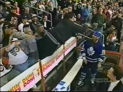 Tie Domi vs. Fan