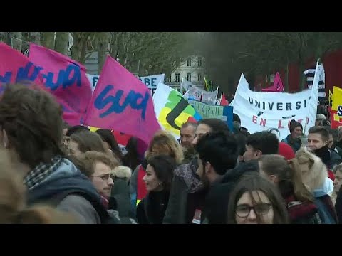 Frankreich: Regierung umgeht bei Rentenreform das P ...