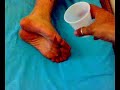 lavata di piedi con l\