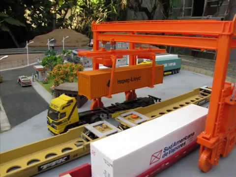 containers - Operação de carregamento de containers na maquete de ferreomodelismo Escala HO.