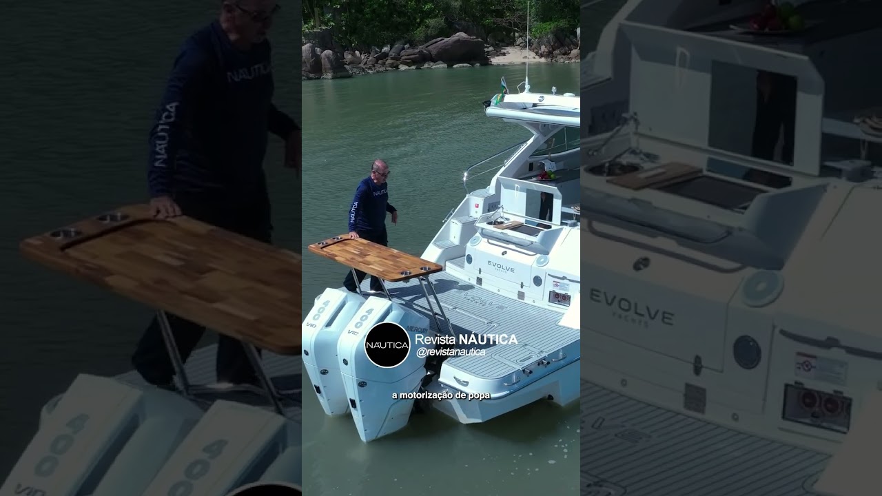 A Evolve 360 HT mantém uma boa área de popa, com mesa e espaço gourmet completo!