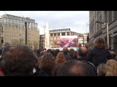 Zo was het om vanavond op de Dam te staan (video) YouTube Preview Image