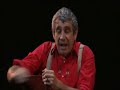r�servez vos places sur www.wizdeo.com dans son spectacle les nouveaux magnifiques, perch� sur un balcon fictif sous les traits de simone boutboul, michel boujenah se l�che dans un rom�o & juliette tr�s contemporain. cr�dits : � les magnifiques - distribution wizdeo.