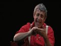 r�servez vos places sur www.wizdeo.com dans son spectacle les nouveaux magnifiques, perch� sur un balcon fictif sous les traits de simone boutboul, michel boujenah se l�che dans un rom�o & juliette tr�s contemporain. cr�dits : � les magnifiques - distribution wizdeo.