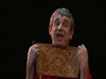 r�servez vos places sur www.wizdeo.com dans son spectacle les nouveaux magnifiques, perch� sur un balcon fictif sous les traits de simone boutboul, michel boujenah se l�che dans un rom�o & juliette tr�s contemporain. cr�dits : � les magnifiques - distribution wizdeo.