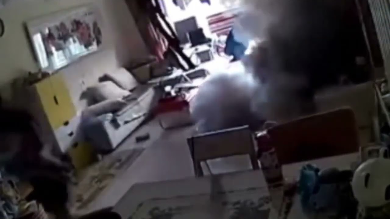 Video | Así explota la batería de un monopatín eléctrico dentro de un departamento