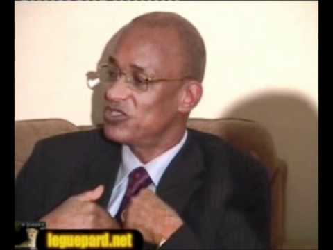 Mr Cellou Dalein Diallo face à la presse guinéenne à Paris le 17 octobre 2011 