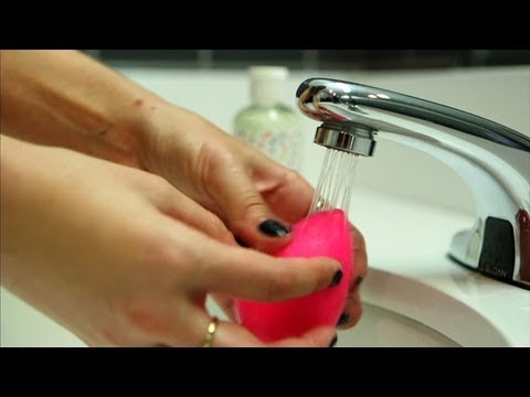 how to use the beauty blender