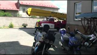 Studenti prchali před požárem