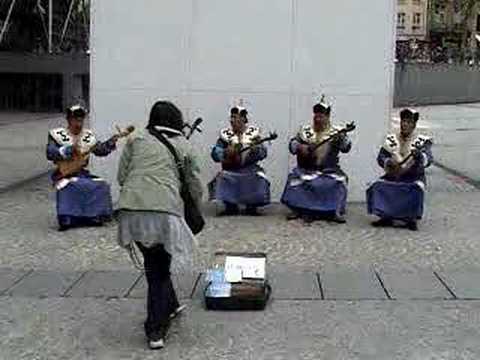 Mongolian overtone singing (by Altai ...