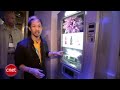 Samsung and Coca-Cola MultiMedia Vending Machine COOOL!!!!!