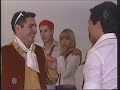 mia y miguel bailan un vals y gaston se enfada