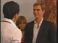 mia y miguel bailan un vals y gaston se enfada