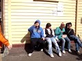 電車待ち　こちょダンス/Choken Dancing at the train station
