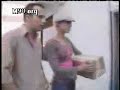 M�gico atravessa uma janela de vidro