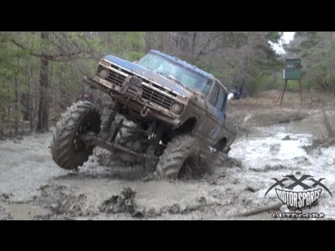 Hammer - Get your Triple-X T-shirts, hoodies, koozies, stickers, DVD's & more at http://www.triplexmotorsports.com All the crew took a turn pulling this hole on the p...