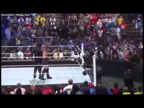 Big show returns to save RVD and Mark henry from the shield