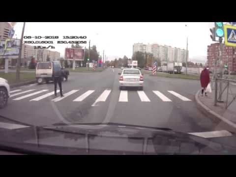 Dostał gazem po oczach za cwaniakowanie na środku drogi