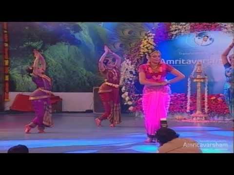Ayigiri Nandini: Dance by Shobana @ Amritavarsham 60