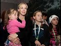 this is a tribute video to jennie garth and amanda bynes. music: one of those girls by avril lavigne