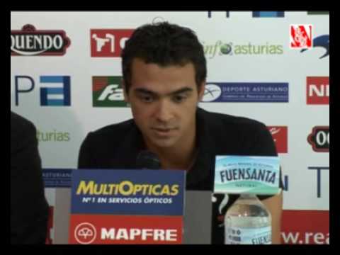 Presentaci&oacute;n de De Las Cuevas en el Sporting de Gij&oacute;n