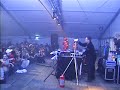 Hier zie je Rapper KeL live tijdens carnaval 2007 in Nuenen, Zuid Brabant.
