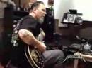 Robert-Trujillo-play