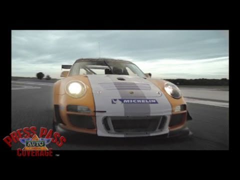 Porsche RSR 918 - die Rennmaschine - Porsche ist ja an sich schon ein Traumhersteller toller Sportwagen. Aber der neuer Supersportwagen RSR 918 setzt ALLEM die Krone auf. Wie...