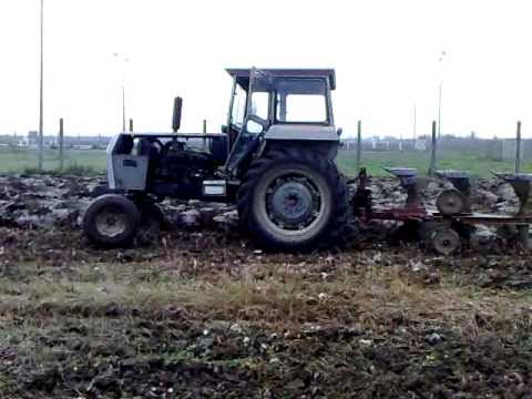 traktor white field boss 2-70 plowing/τρακτερ οργωμα