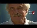 nourrir 6 milliards d'hommes est l'enjeu quotidien des agriculteurs de la plan�te.

pour y arriver, l'�levage et l'agriculture intensive sont apparus il y a cinquante ans. mais aujourd'hui, ce syst�me productiviste est d�pass�. trop de pesticides polluent nos sols et nous avons besoin de temps et de la nature pour �lever correctement les animaux.

dans cette �mission, yann arthus-bertrand nous invite � un voyage en france et dans le monde pour rencontrer des agriculteurs qui se battent contre ces d�rives. nous verrons aussi que nous, consommateurs, pouvons changer les choses en modifiant nos comportements alimentaires. car notre sant� et le d�veloppement durable de nos ressources en d�pendent.

du survol de paris aux plaines cultiv�es de la beauce, des rizi�res en camargue aux bananeraies des antilles, en passant par le mont-blanc et l'alsace, yann arthus-bertrand poursuit un tour du monde du d�veloppement durable et de la protection de l'environnement. il nous montre les incroyables richesses de notre plan�te et va � la rencontre de ceux qui proposent des solutions pour retrouver des mod�les d'�levage et de culture �quilibr�s.