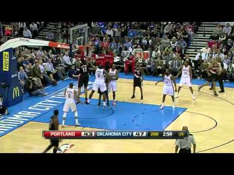 LaMarcus Aldridge put-back dunk against the Thunder