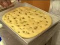 Students in Italian cooking class make dinner for guests - BBC