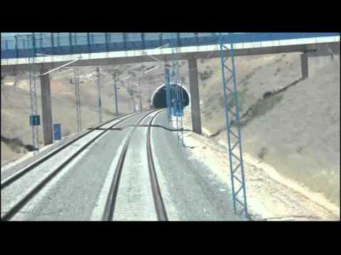 Ave - A bordo de un tren de alta velocidad serie 102 se filma el recorrido en el servicio entre Barcelona y Málaga, el más largo de alta velocidad del mundo. Selec...