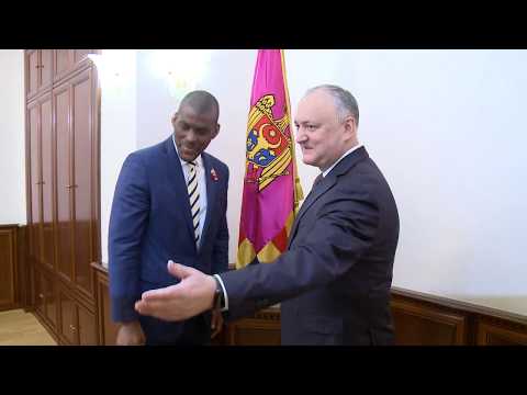 Igor Dodon a avut o întrevedere de lucru cu Dereck J. Hogan