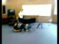 videos de Chair Jumping To the Xtreem, With Saxon.