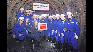 Đoàn công tác báo cáo viên thành phố tham quan thực tế khai trường sản xuất Công ty CP Than Vàng Danh - Vinacomin