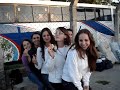 5 Lindas Gurias de Santa Maria sentadas uma no colo da outra.