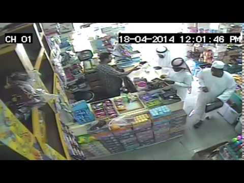 كاميرا مراقبة ترصد 3 سعوديين يسرقون مقيما بعقربية الخبر 18-04-2014