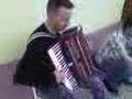 akordiyon b�yle �al�n�r
