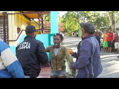 boca chica - Un ciudadano italiano contrato los servicio sexuales de una joven que se prostituye en Boca Chica y luego de satisfacerse se nego a pagarle la suma de $RD700...
