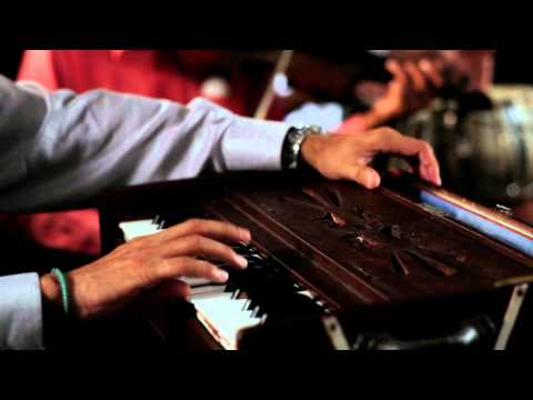 thumri bhairavi - Thumri Bhairavi Banao Batiyan (Tribute To Begum Akhtar & Manna Dey By Arif Rizvi) This Thumri Bhairavi has been sung by many classical singers including Begu...